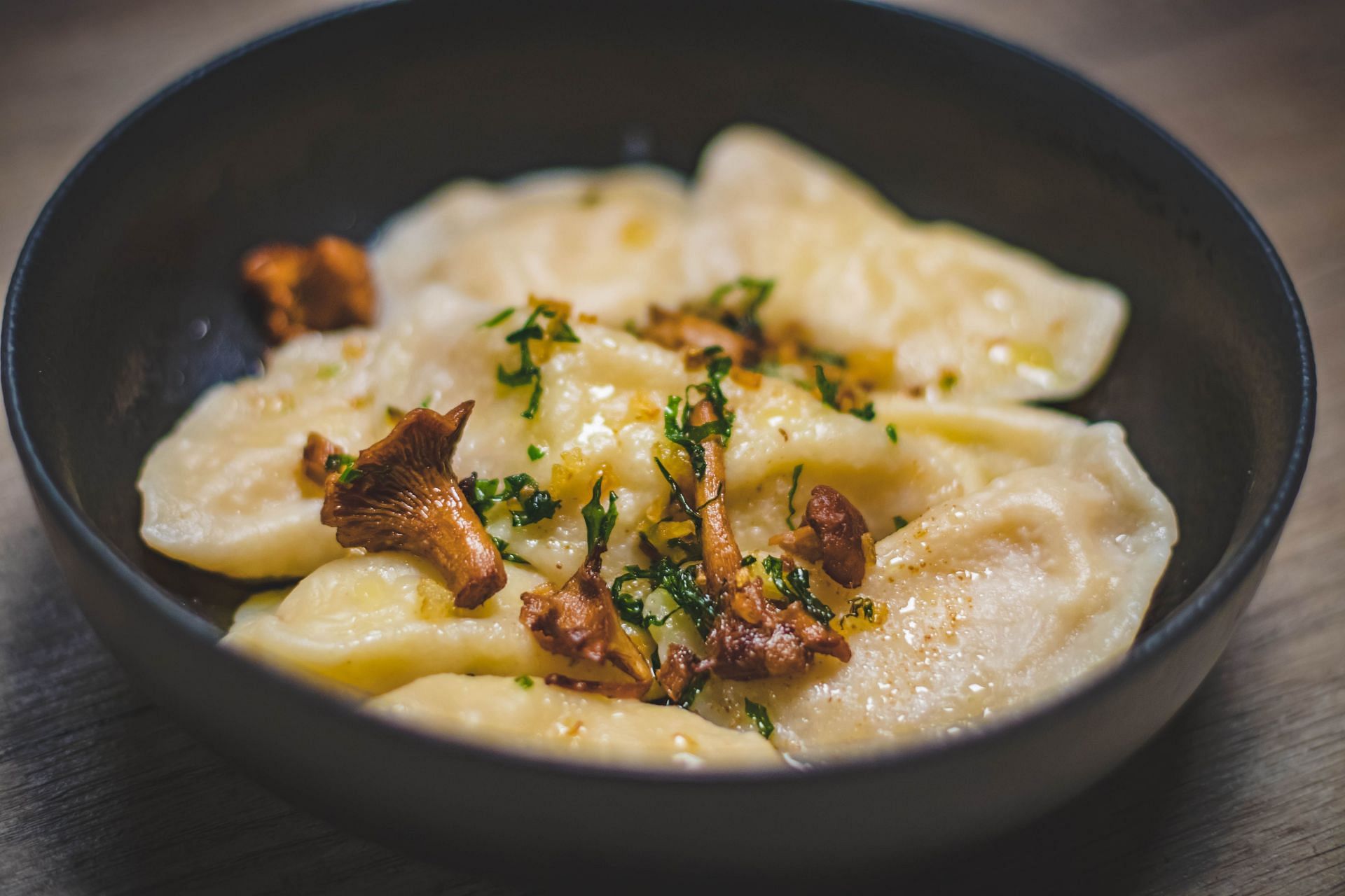 Three lives were lost after consuming dinner. (Image via Pexels/Valeria Boltneva)